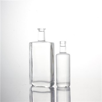 375ml 700ml 750ml Clear Gin Vodka Glass Bottle With Cork Stopper